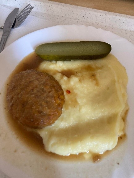 Máslový řízek s bramborovou kaší | menza Křížkovského