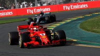 Sebastian Vettel a Lewis Hamilton při Velké ceně Austrálie
