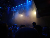 Přeplněný S-Klub před začátkem show