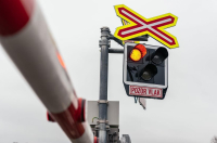 Ilustrační fotka zabezpečovacího zařízení železničního přejezdu