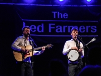 Vpravo Brandon „Dog“ Walsh a zleva kytarista Shay Long.