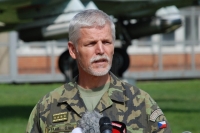 Petr Pavel se stává celebritou