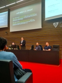 Václav Moravec odpovídá na dotazy z publika