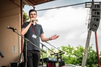 Tomáš Pavelka na pódiu Revival Festu v jeho Mořicích