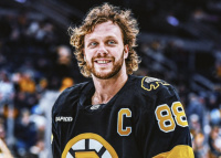 David Pastrňák v prvním zápase jako kapitán