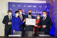 Ač chce koalice SPOLU volby vyhrát, aktuální předvolební průzkumy ji vidí až na třetím místě za koalicí Pirátů a Starostů a nezávislých a současného vládního hnutí ANO 2011