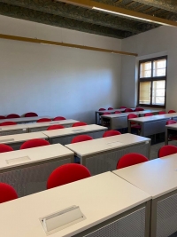 Prázdné učebny čekají na ukrajinské studenty