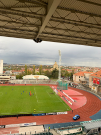 Výhled z tribuny dukelského stadionu Juliska