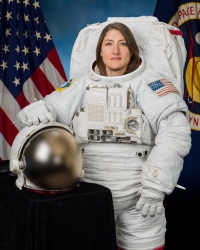 Americká astronautka Christina Koch loni porazila dosavadní rekord, když strávila 328 dní ve vesmíru