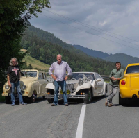 Moderátoři The Grand Tour, zleva: James May, Jeremy Clarkson, Richard Hammond