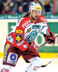 Michal Sýkora v dresu Pardubic během sezony 2003/04