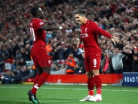 Hráči Liverpoolu se radují z gólu