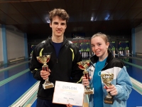 Vítězové celkového pořadí Českého poháru dorostu Ondřej Stránský a Thea Petrů