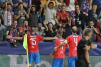Útočník Plzně Michael Krmenčík (v popředí), se spoluhráči Tomášem Hořavou a Romanem Hubníkem, slaví gól proti CSKA Moskva