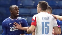 Glen Kamara během hádky s Ondřejem Kúdelou