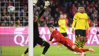 Robert Lewandowski vede tabulku střelců Bundesligy se 16 zásahy