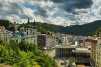 Město se snaží snížit počet vozidel v lázeňském centru