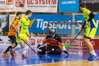 Vítkovický brankář Lukáš Souček chytá další pokus Brna