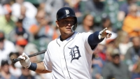 Miguel Cabrera při jeho odpalu číslo 3000. 