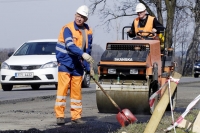 V Moravskoslezském kraji putují na opravy silnic stamiliony korun