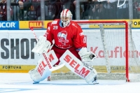 Olomoucký brankář Jan Lukáš během vítězného zápasu proti HC Sparta Praha.
