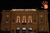 Oranžové zazáření divadla F. X. Šaldy v Liberci na podporu Mezinárodního dne boje proti násilí na ženách