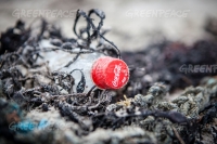 Příroda se plní odpadem od Coca-Coly