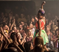 Tonya Graves odchází po 16 letech od Monkey Business.