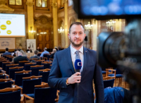 Moderátor ČT Jakub Musil.