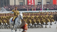 Vojenská přehlídka v Pchjongjangu u příležitosti oslav narození tehdejšího vůdce Kim Ir Sena