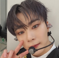 Moonbin před koncertem ve Filipínách 