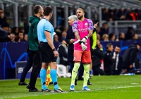 Kyle Walker při třetím střídání brankářů.