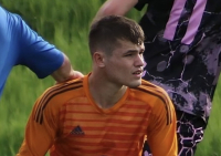 Tadeáš Novák nikoliv v rozhodcovském, ale již v brankářském dresu týmu TJ Vltavan Chvatěruby. 