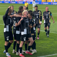 „Votroci“ slaví před svými fanoušky gól