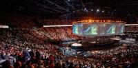 Plná aréna při sledování League of Legends