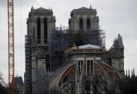 Rok od požáru Notre-Dame. Rekonstrukci brzdí koronavirus