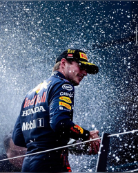 Max Verstappen si opět přivoněl k vítězství