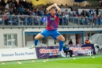 Michael Krmenčík oslavuje gól na 1:0