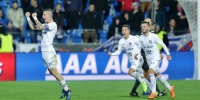 Hráči Baníku Ostrava slavící vítězný gól