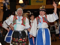 Senátorka Hubáčková na lidovém plese na Hodonínsku