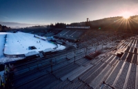 Prázdné tribuny ve Vysočina Areně