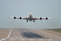 E-6B Mercury při přistání 