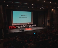 Na pódiu se při 7. ročníku TEDxYouth@Prague vystřídalo 8 inspirativních řečníků