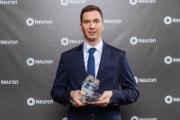 Benjamin Vejnar při předávání Cen Neuron 2018
