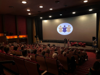 Naplněný sál hořického kina